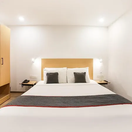 Hotel Townhouse Dilshad Garden Near Dilshad Garden Metro Station